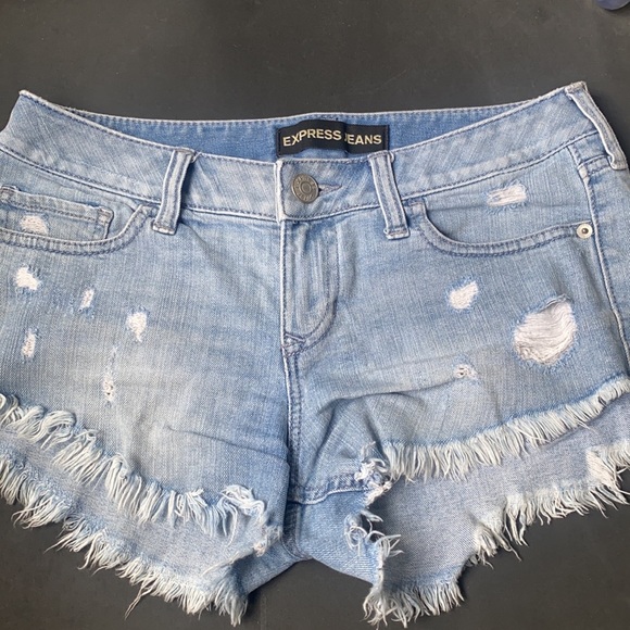 2 Express jean shorts - Picture 4 of 5